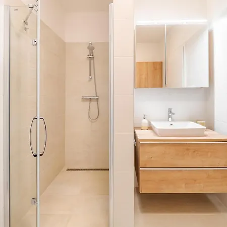 Lipno View Deluxe - Lakeside Village Apartment Frymburk